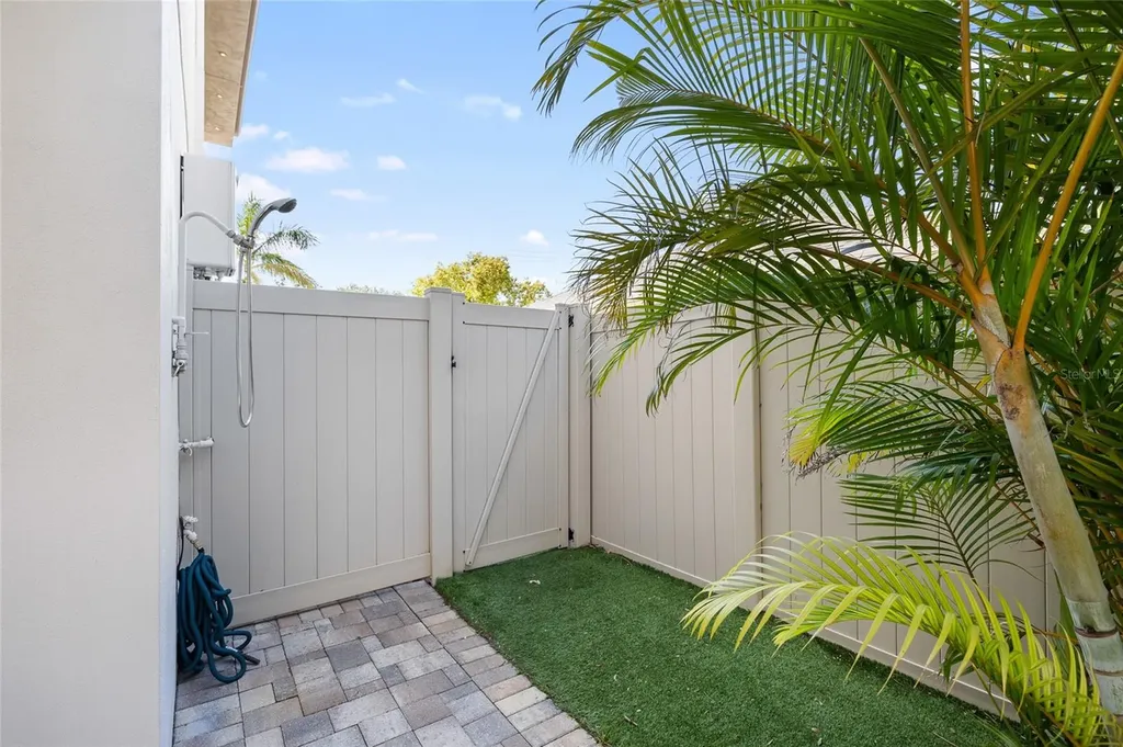 706 S Davis Boulevard Tampa FL 33606