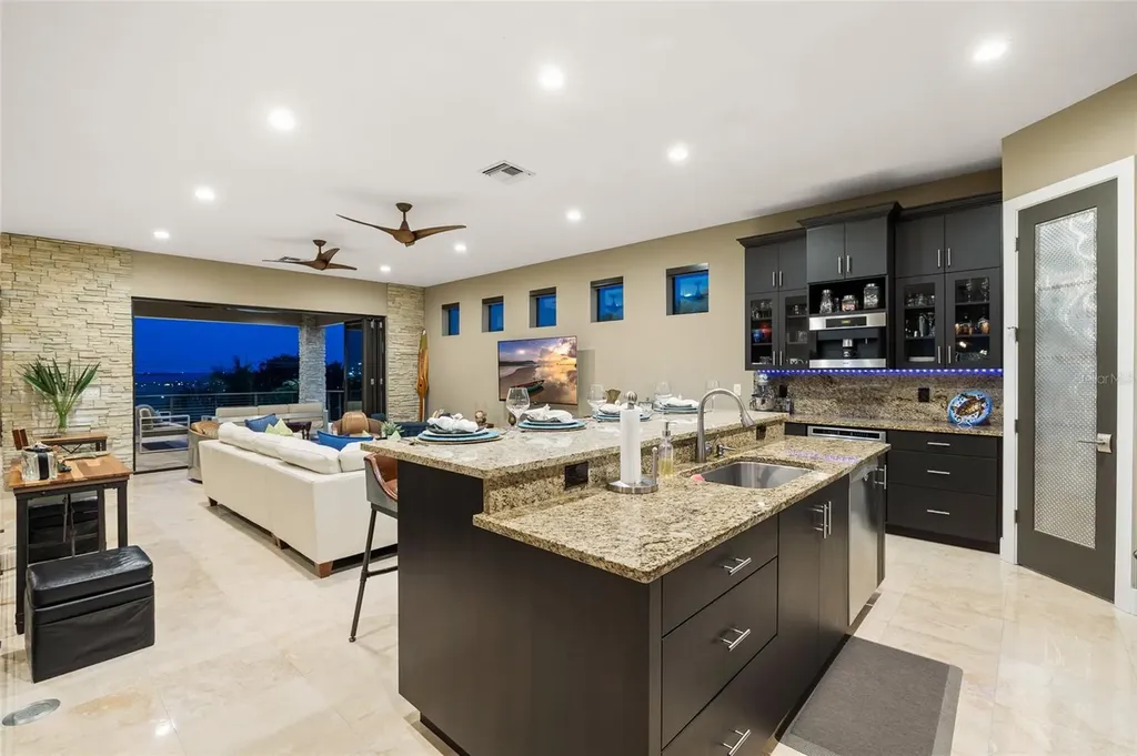 706 S Davis Boulevard Tampa FL 33606
