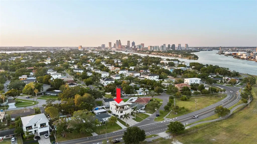 706 S Davis Boulevard Tampa FL 33606