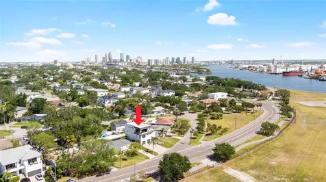 706 S Davis Boulevard Tampa FL 33606