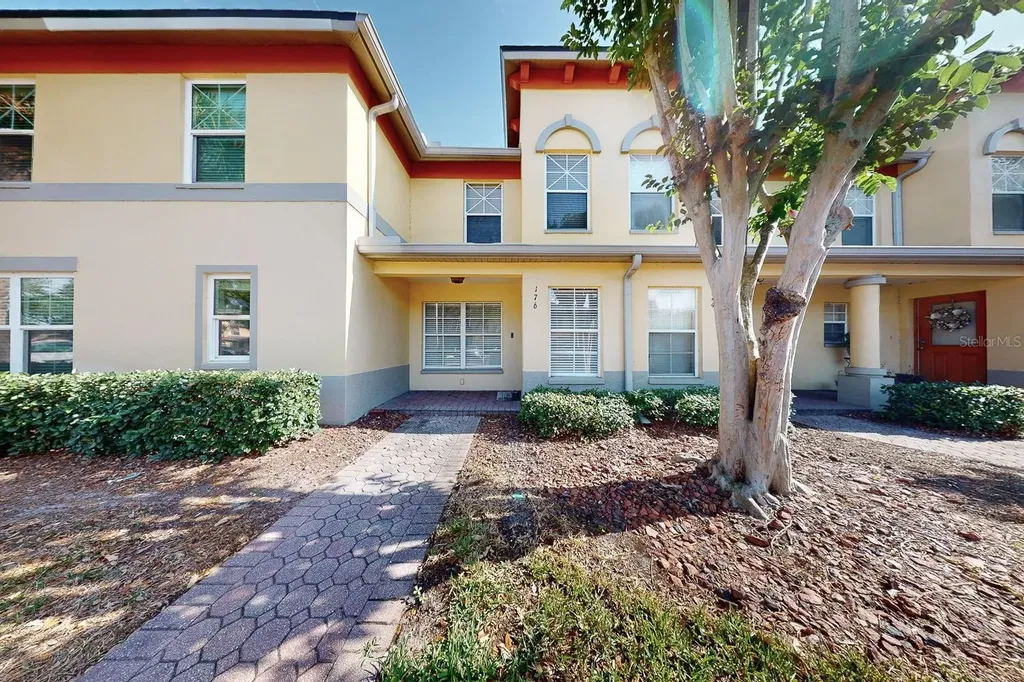 176 Coquina Bay Dr Drive St Petersburg FL 33705