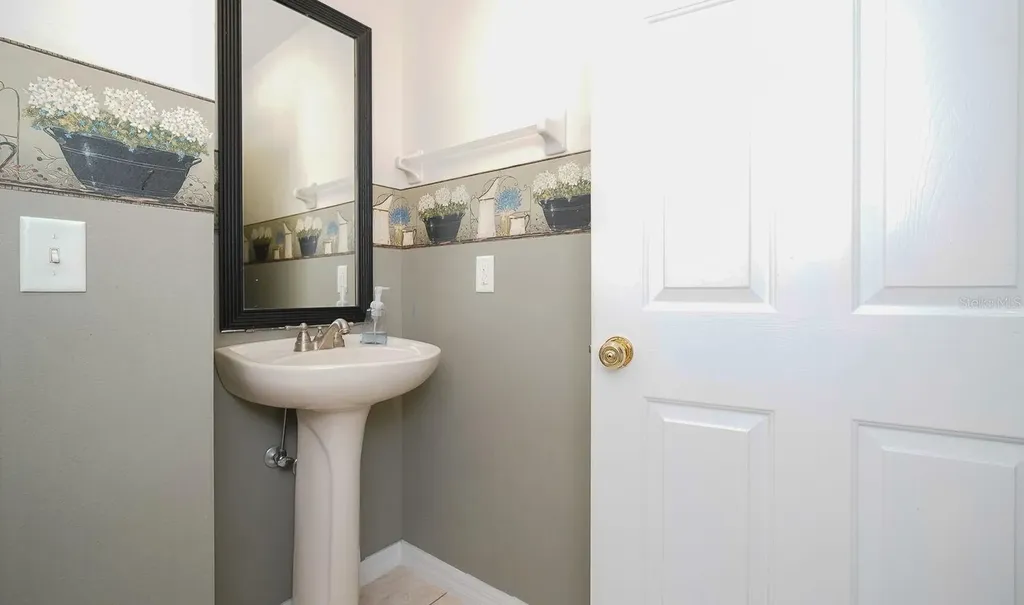 176 Coquina Bay Dr Drive St Petersburg FL 33705