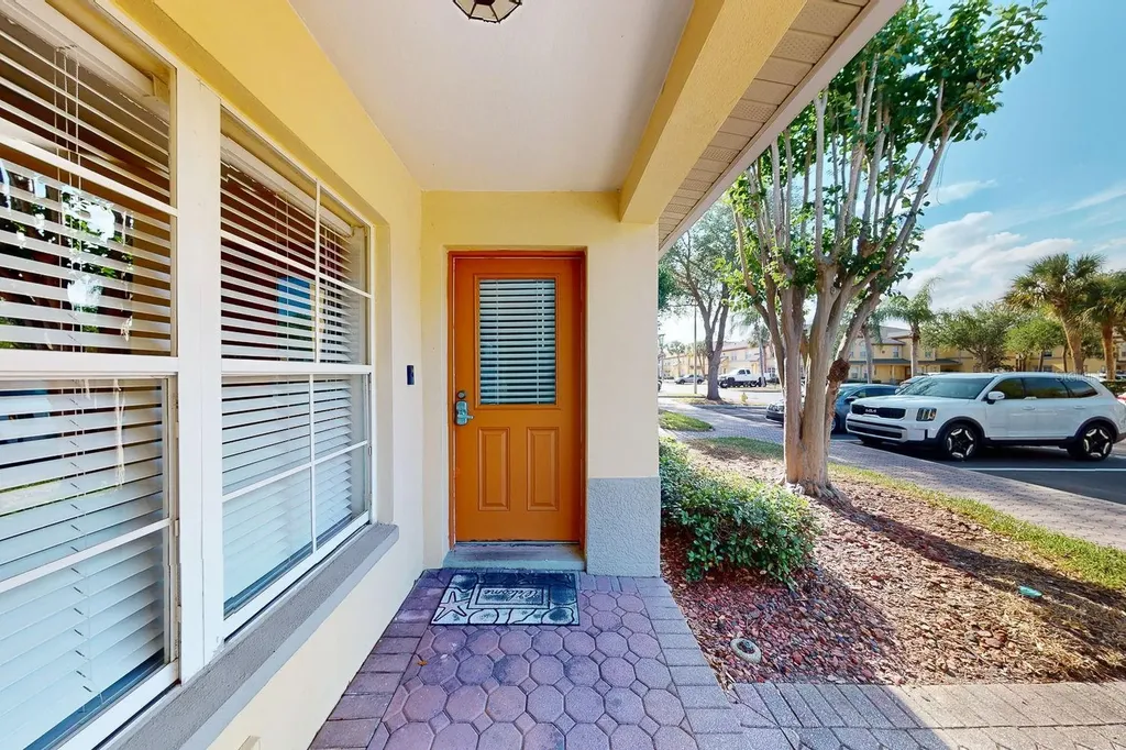 176 Coquina Bay Dr Drive St Petersburg FL 33705