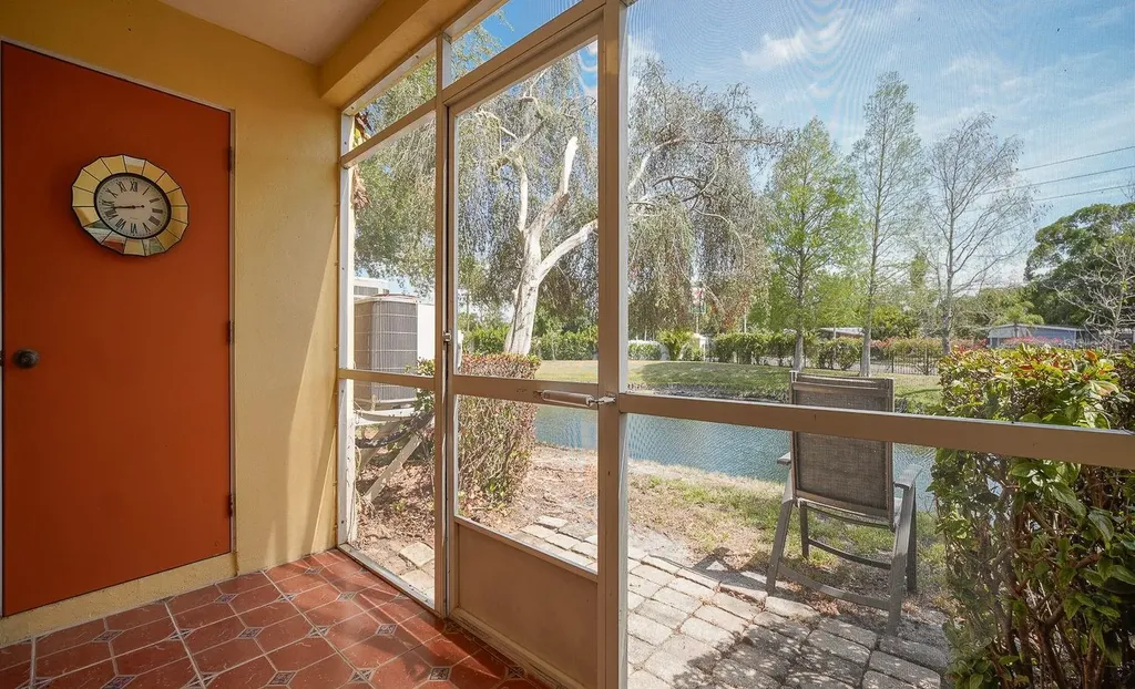 176 Coquina Bay Dr Drive St Petersburg FL 33705