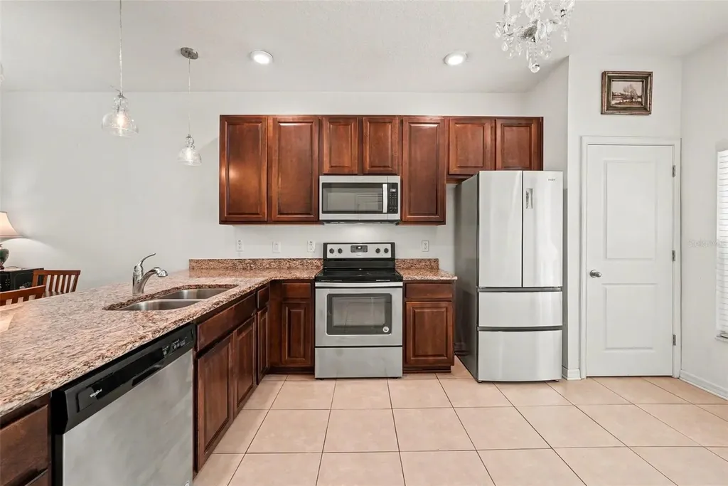 1112 Hillhurst Drive Wesley Chapel FL 33543
