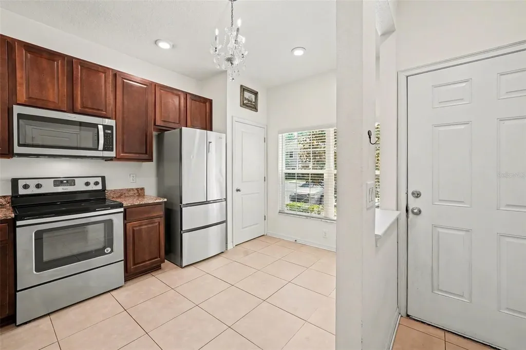 1112 Hillhurst Drive Wesley Chapel FL 33543