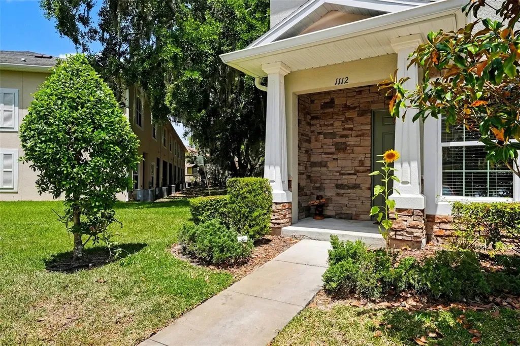 1112 Hillhurst Drive Wesley Chapel FL 33543