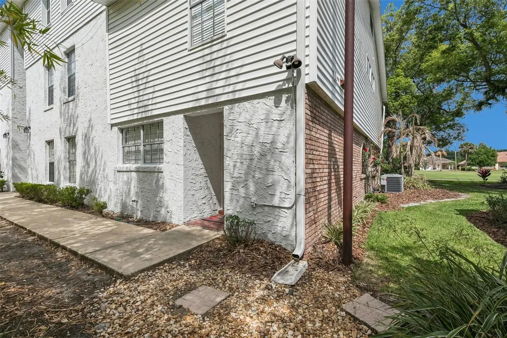 496 W Par Street Orlando FL 32804