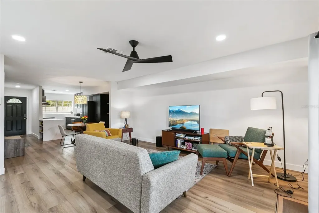496 W Par Street Orlando FL 32804