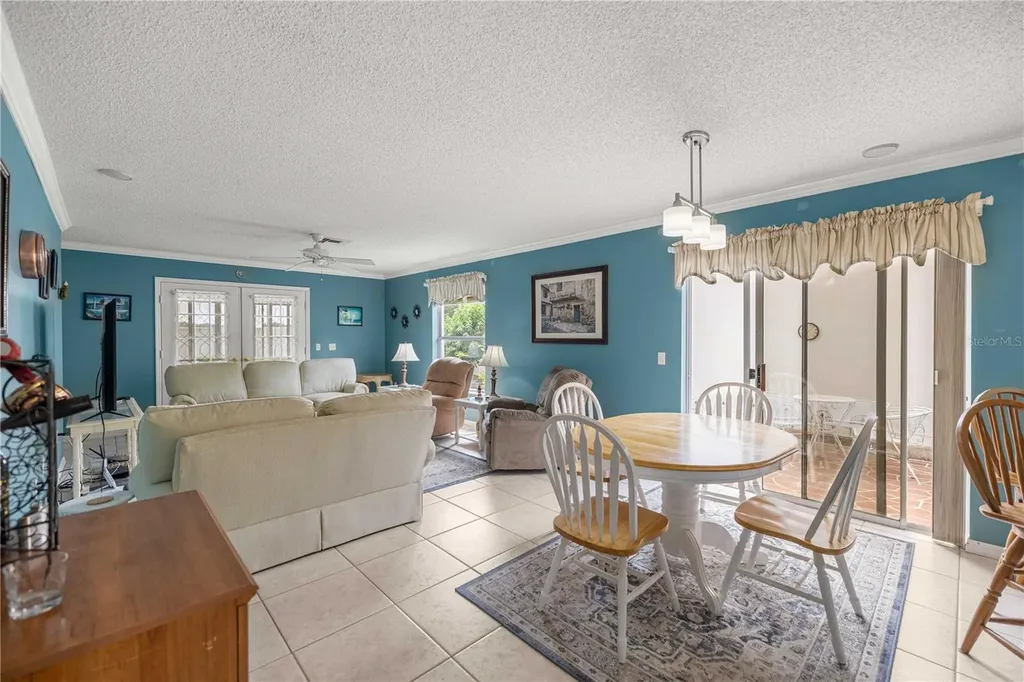 511 Alameda Avenue Lady Lake FL 32159