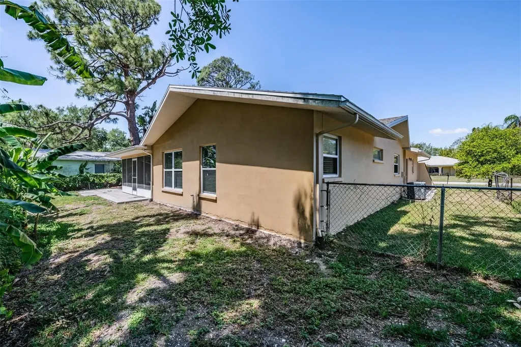 1124 Danny Drive Sarasota FL 34243