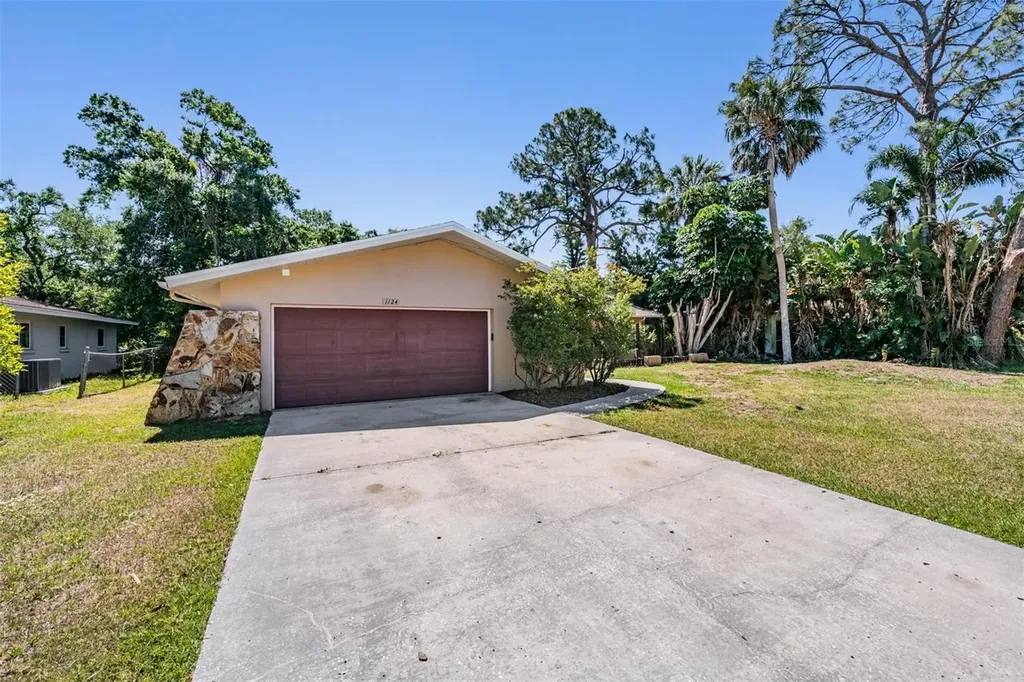 1124 Danny Drive Sarasota FL 34243