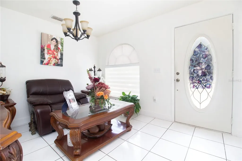 6914 N Himes Avenue Tampa FL 33614