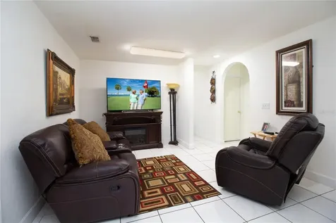 6914 N Himes Avenue Tampa FL 33614
