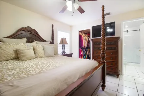 6914 N Himes Avenue Tampa FL 33614