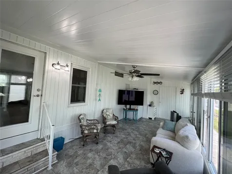 2038 Maui Drive Holiday FL 34691