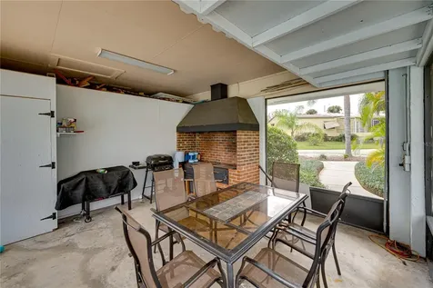 6114 Grand Oaks Drive SE Winter Haven FL 33884