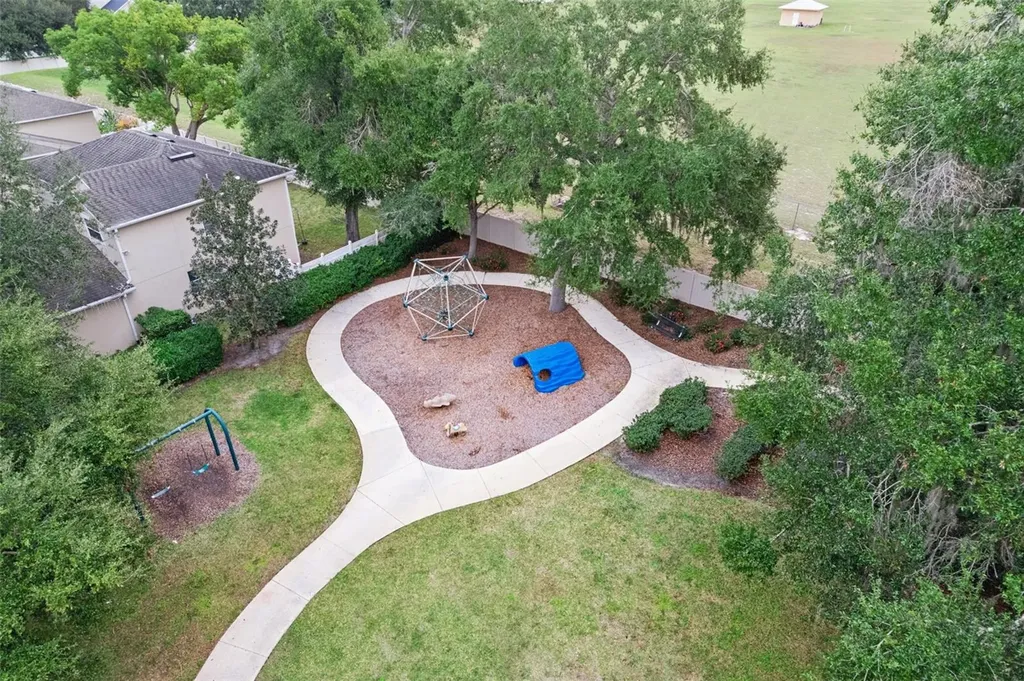 287 Fallen Oak Court Eustis FL 32736