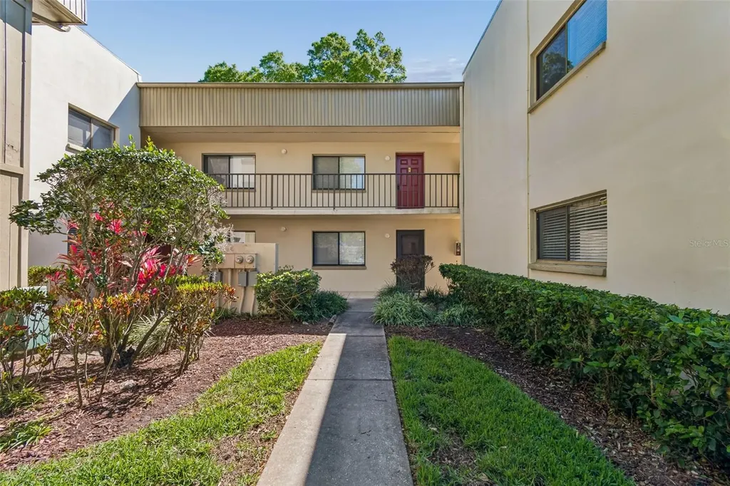 3300 Fox Chase Circle N Palm Harbor FL 34683