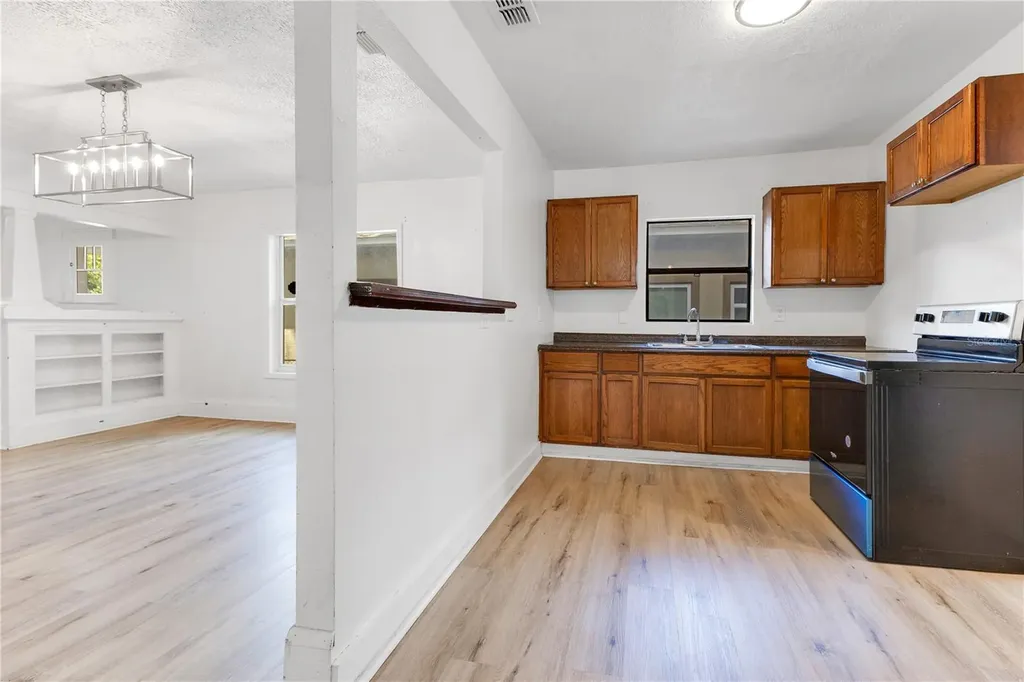 1029 Colyer Street Orlando FL 32805