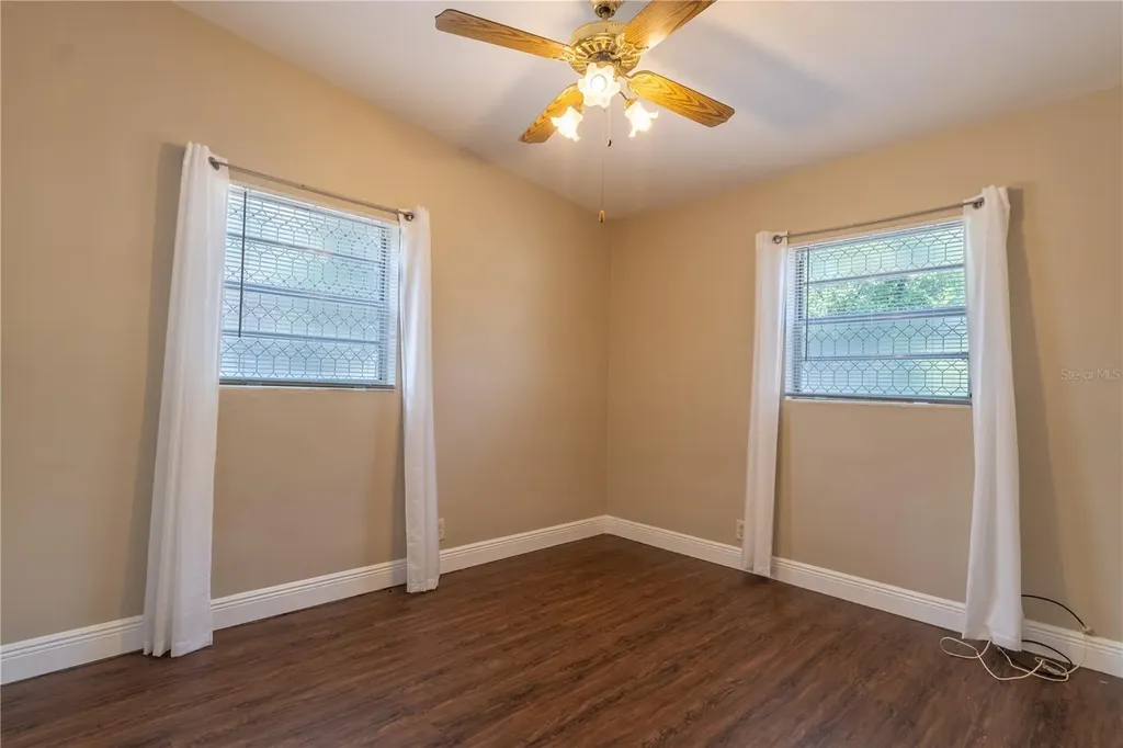 3522 W Paul Avenue Tampa FL 33611