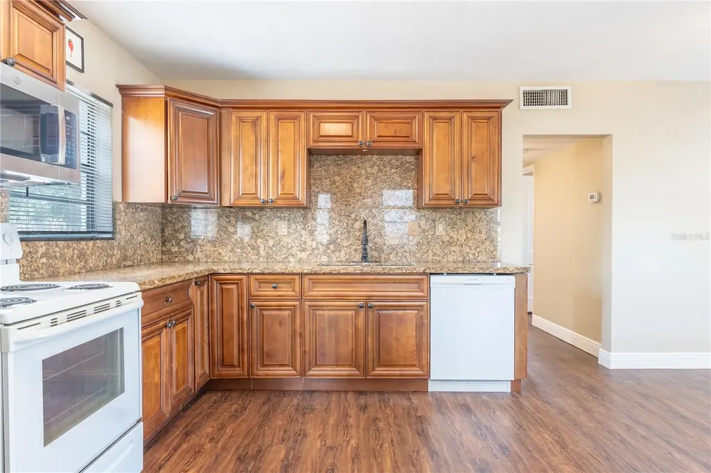 3522 W Paul Avenue Tampa FL 33611
