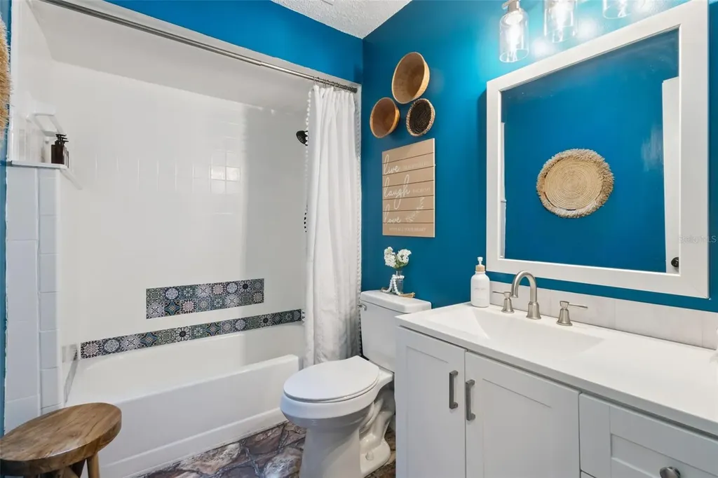 27627 Lois Drive Tavares FL 32778