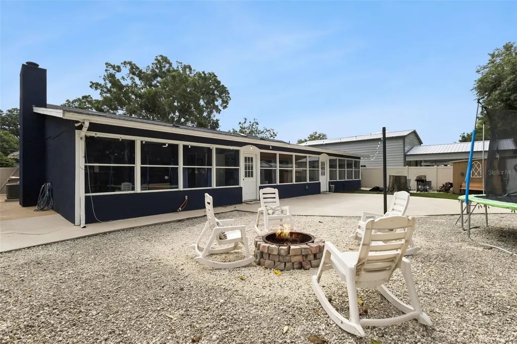 27627 Lois Drive Tavares FL 32778