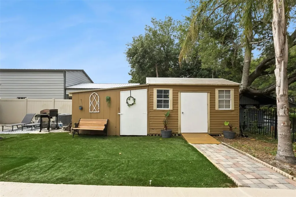 27627 Lois Drive Tavares FL 32778