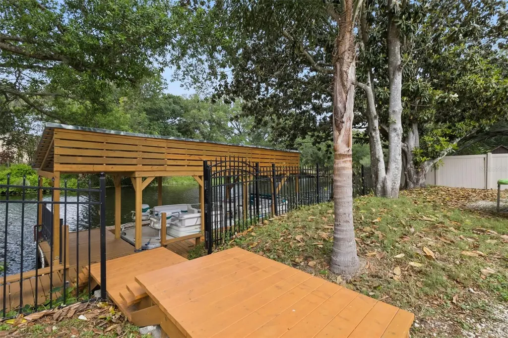 27627 Lois Drive Tavares FL 32778