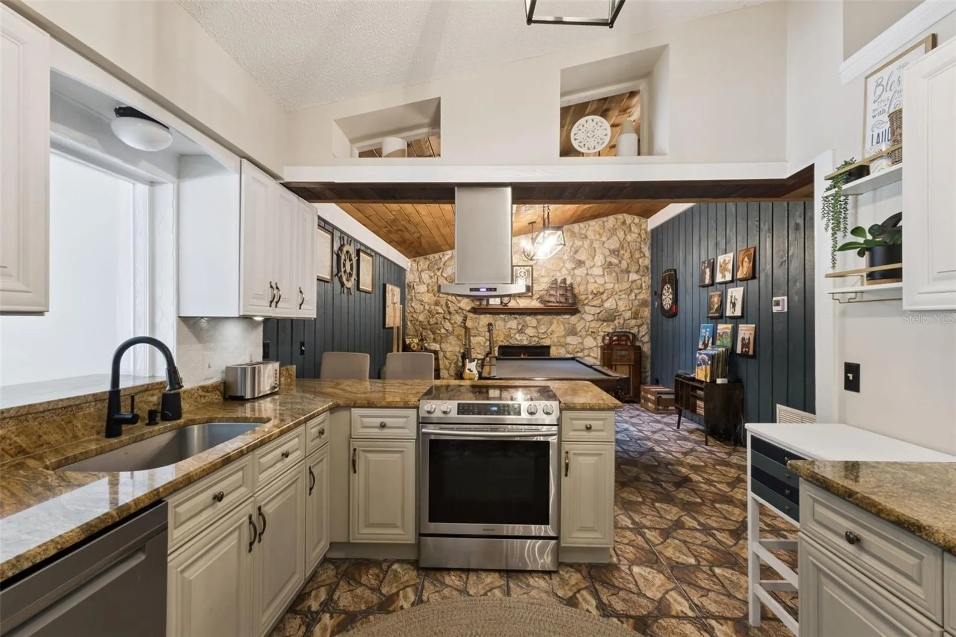 27627 Lois Drive Tavares FL 32778