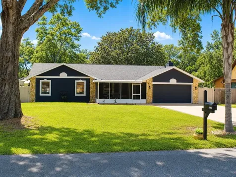 27627 Lois Drive Tavares FL 32778
