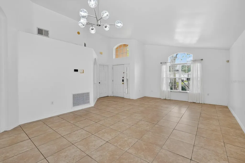 419 Buckingham Circle Davenport FL 33897