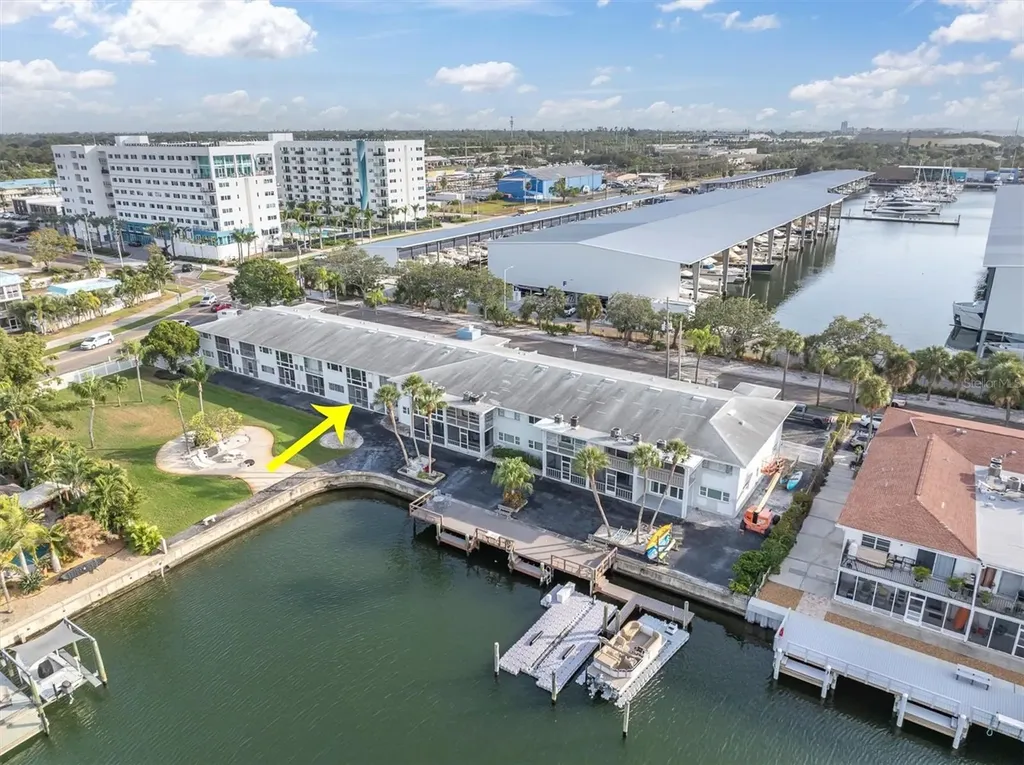 3717 46th Avenue S St Petersburg FL 33711