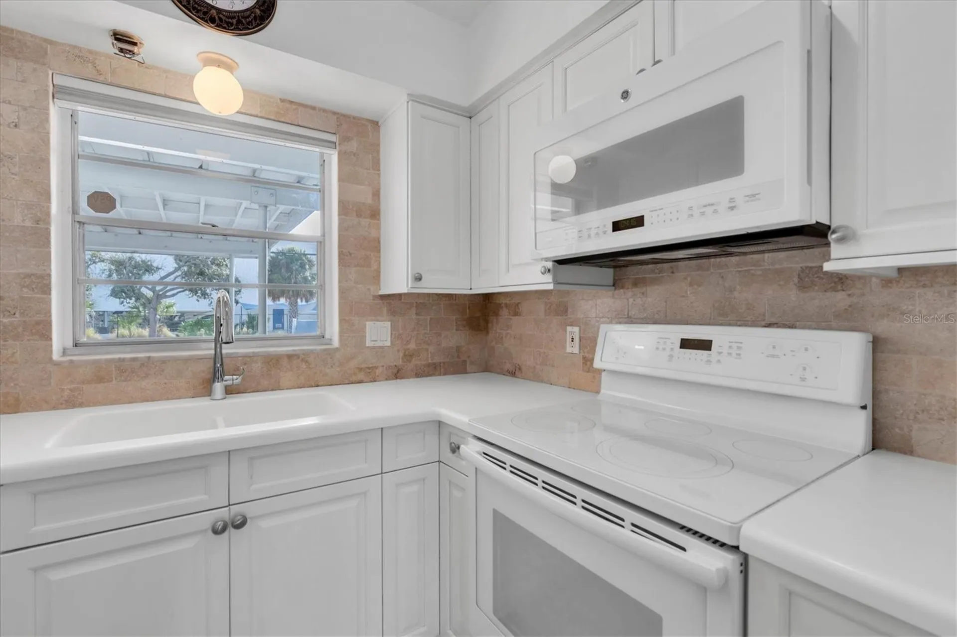 3717 46th Avenue S St Petersburg FL 33711