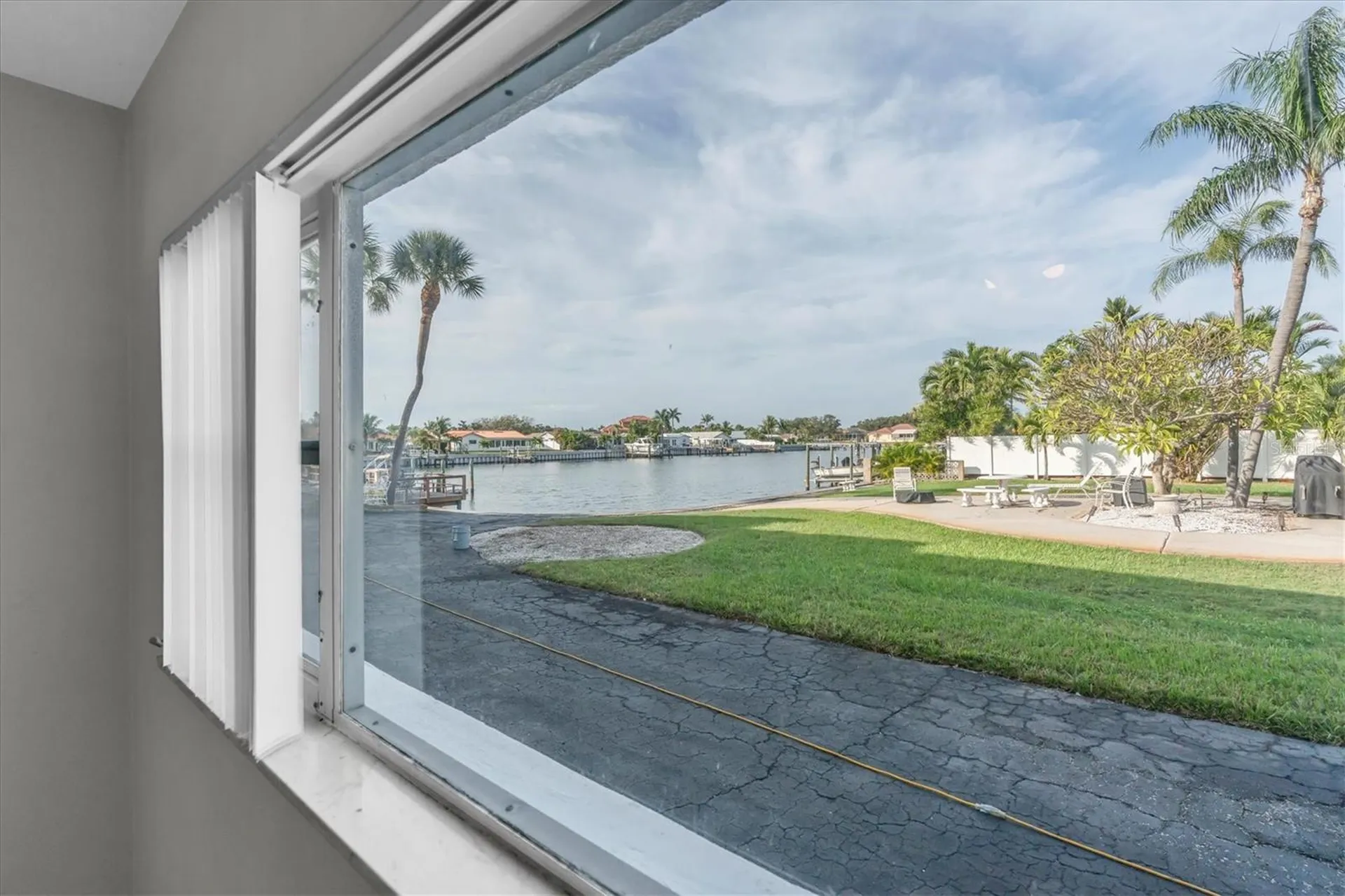 3717 46th Avenue S St Petersburg FL 33711