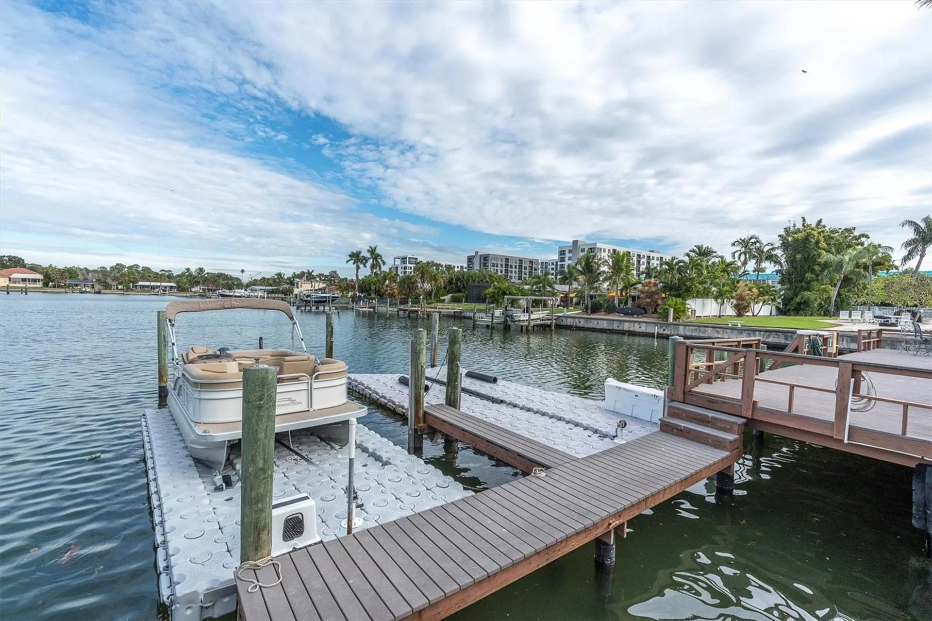 3717 46th Avenue S St Petersburg FL 33711