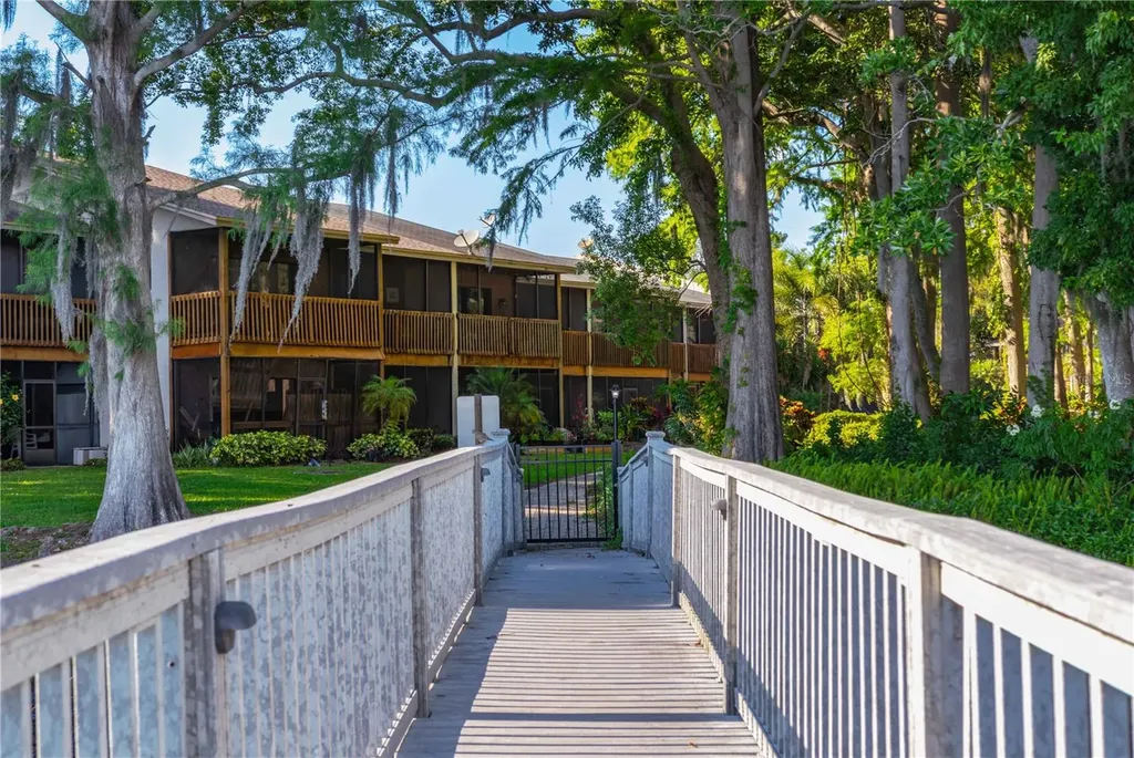 2158 Tarpon Landings Drive Tarpon Springs FL 34688