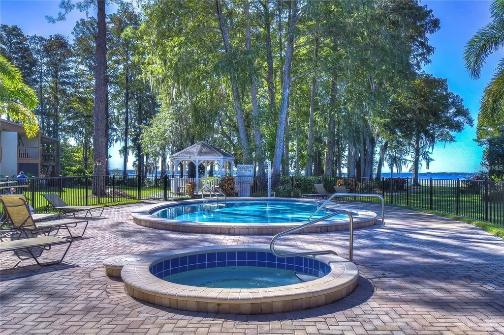 2158 Tarpon Landings Drive Tarpon Springs FL 34688