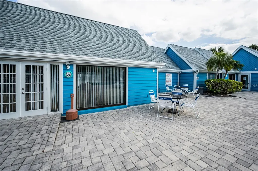 455 Alt 19 S Palm Harbor FL 34683