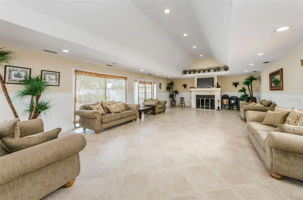 455 Alt 19 S Palm Harbor FL 34683