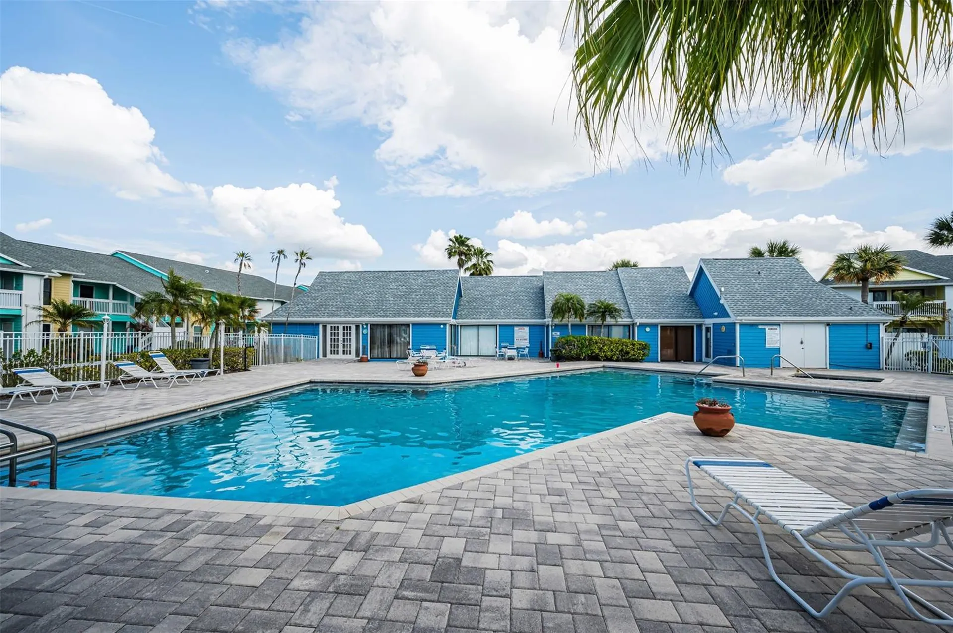 455 Alt 19 S Palm Harbor FL 34683