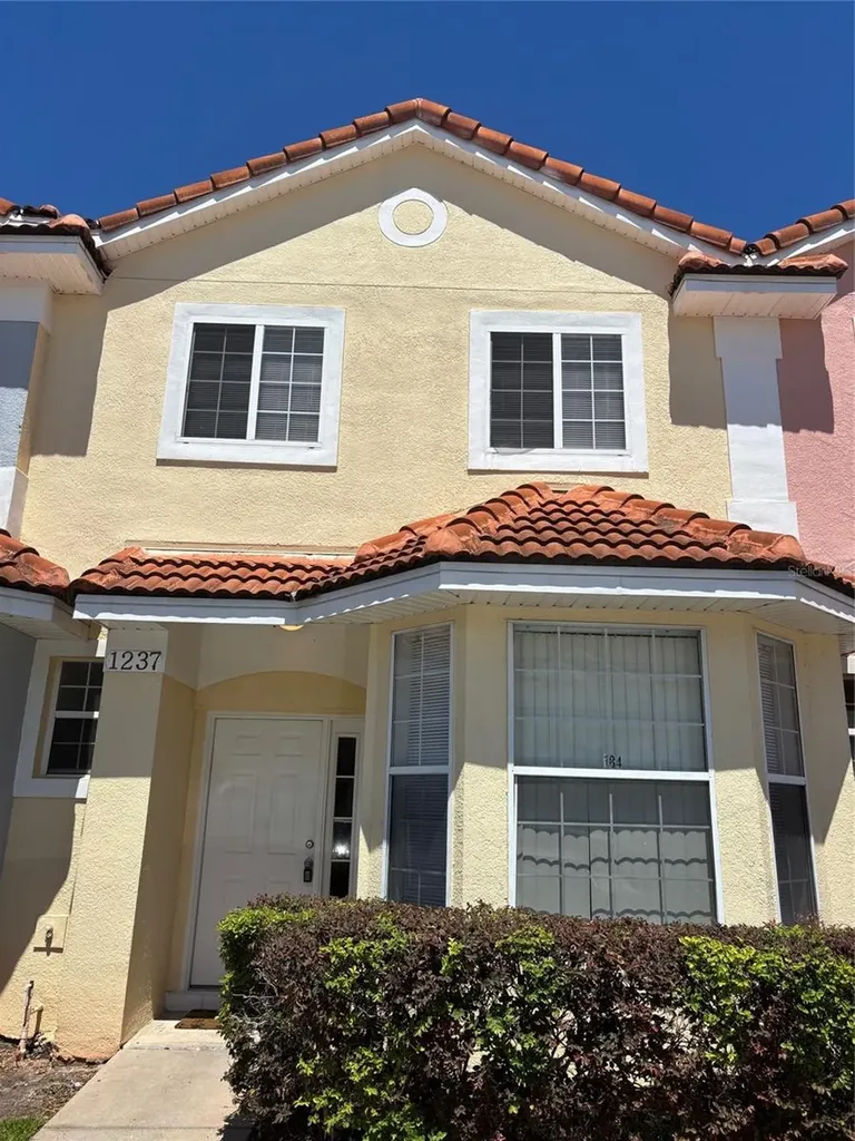 1237 S Beach Circle Kissimmee FL 34746