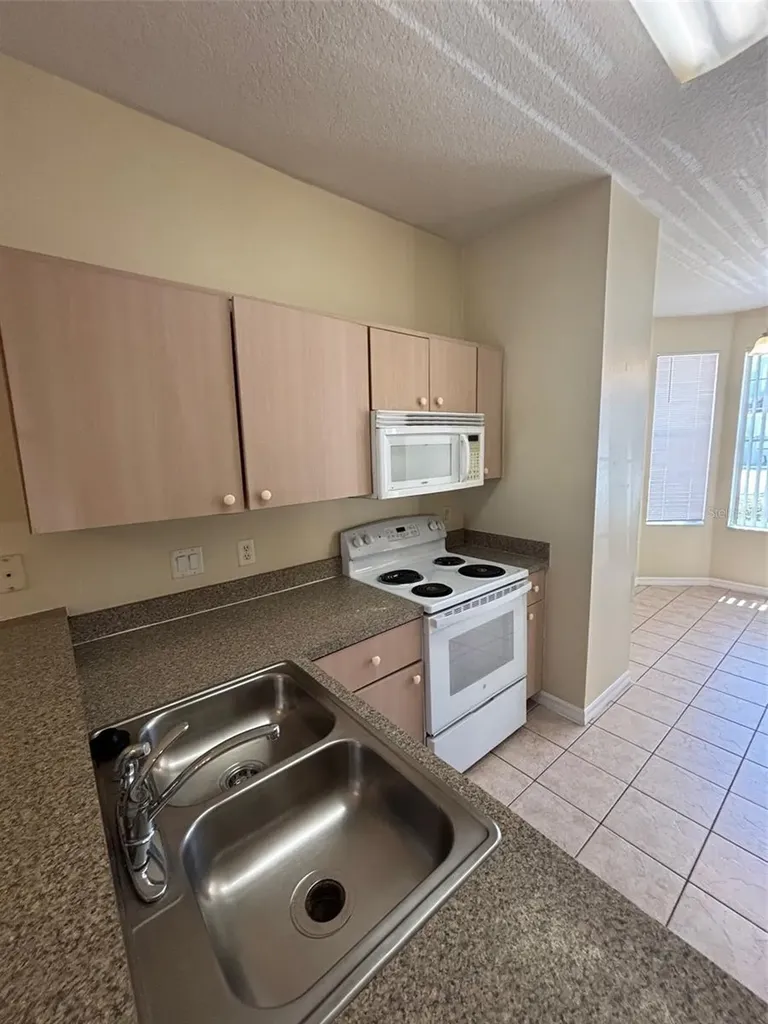 1237 S Beach Circle Kissimmee FL 34746