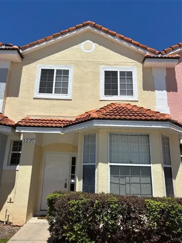 1237 S Beach Circle Kissimmee FL 34746