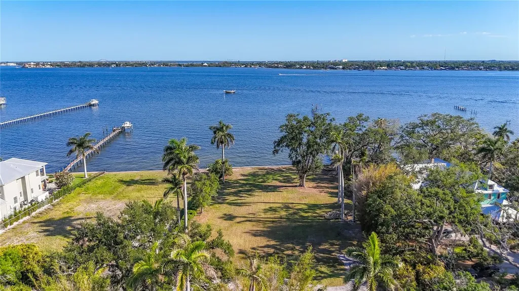408 31st Street NW Bradenton FL 34205