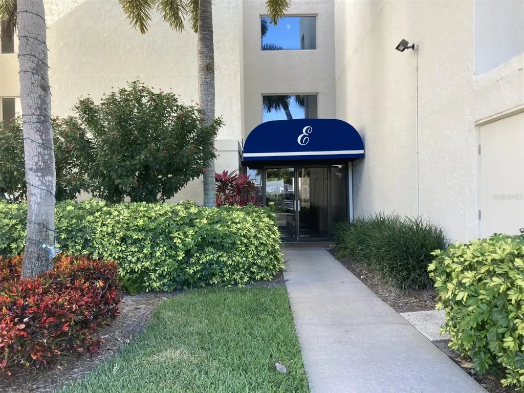 6114 43rd Street W Bradenton FL 34210