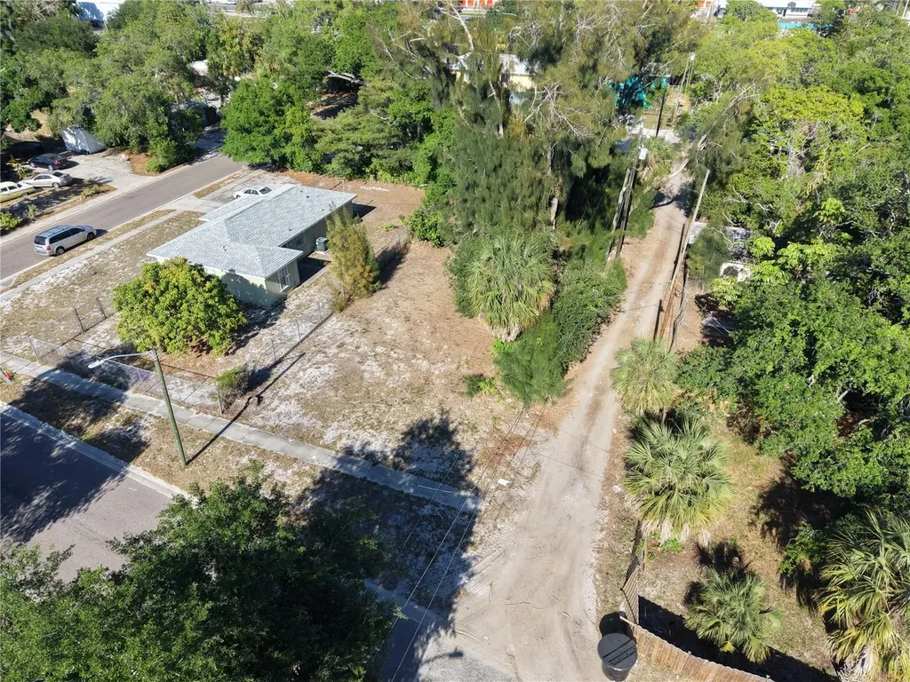 14TH Avenue S St Petersburg FL 33711