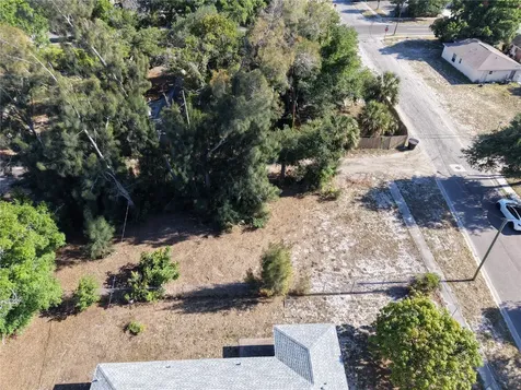 14TH Avenue S St Petersburg FL 33711