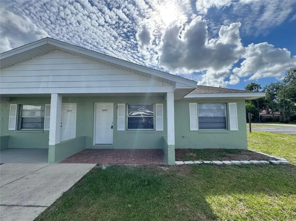 2575 Elm Avenue Lake Wales FL 33898
